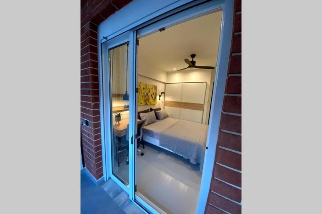 Vyron 1 Elegance Apartamento Nea Michaniona Exterior foto